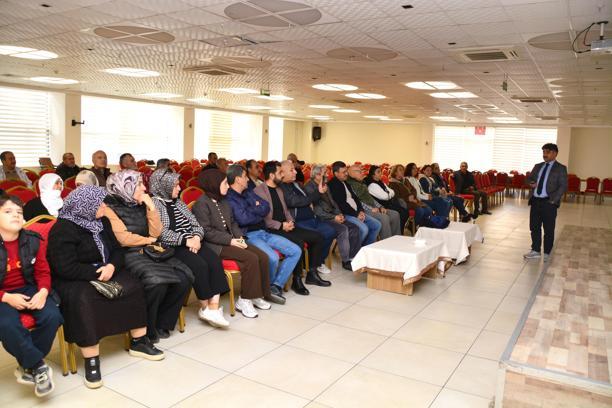 Yahyalı’da ‘kalplerden beyne Alzheimer’ farkındalık semineri