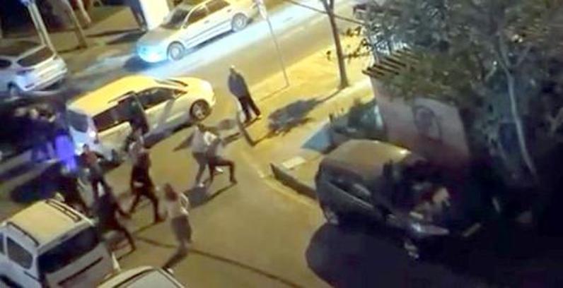 İstanbul- Avcılar'da mahalle kavgası kamerada