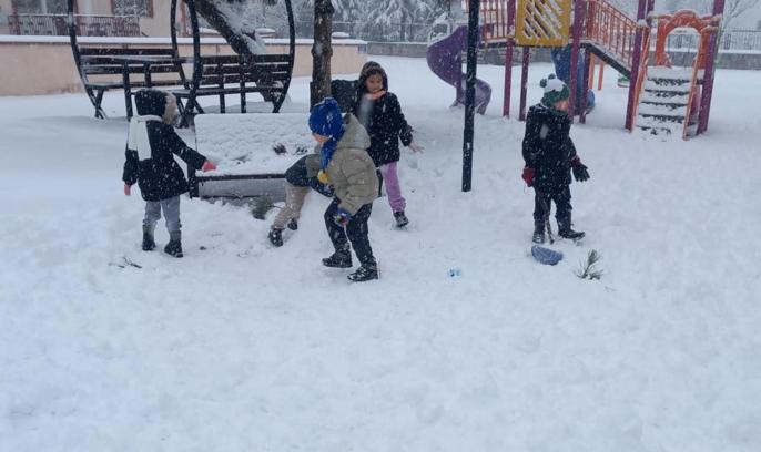 Develi’de kar yağışı etkili oldu