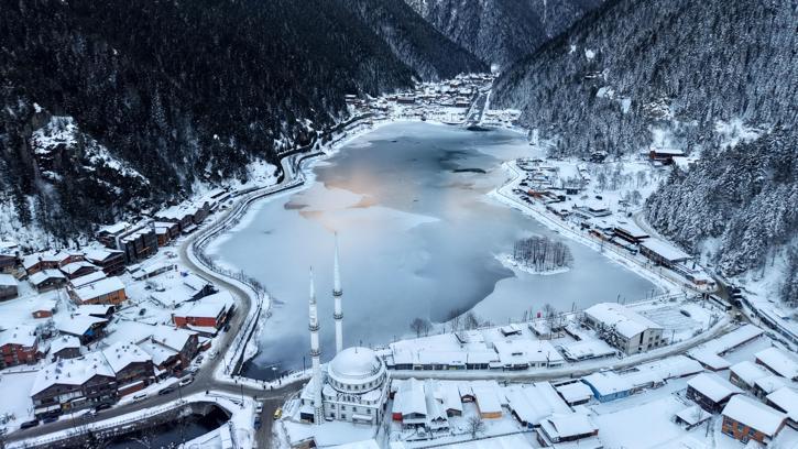 Uzungöl buz tuttu
