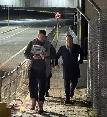 Tahliye edilen avukat Rezan Epözdemir, cezaevinden çıktı