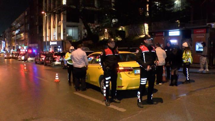 İstanbul - Kadıköy'de helikopter destekli 'Huzur İstanbul' denetimi