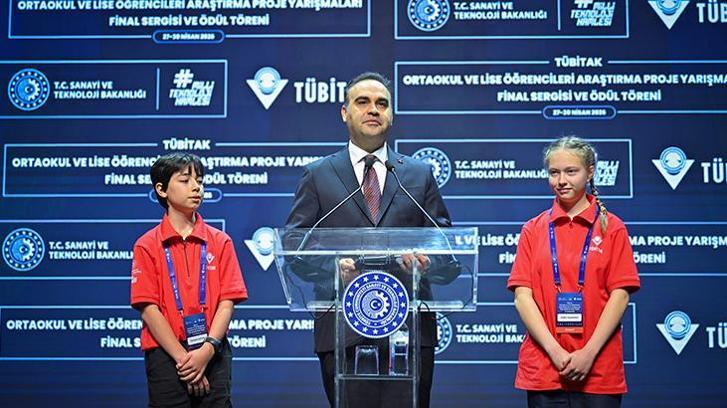 Bakan Kacır: Cesur, meraklı ve özgüveni yüksek bir nesil yetişiyor