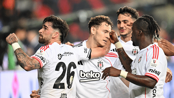 Beşiktaş için sezon Rizespor maçıyla sona eriyor! 3 ismin bileti kesildi
