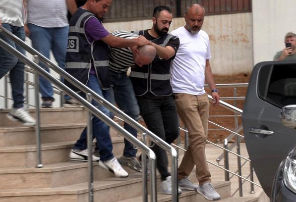 Boşanma aşamasındaki eşi Sinem'i öldürüp, bekçiyi yaralayan sanığa ağırlaştırılmış müebbet