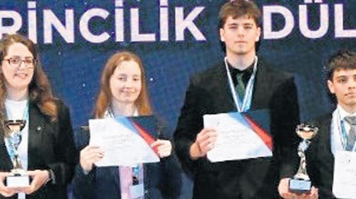 Liseliler geleceğin projeleriyle yarıştı