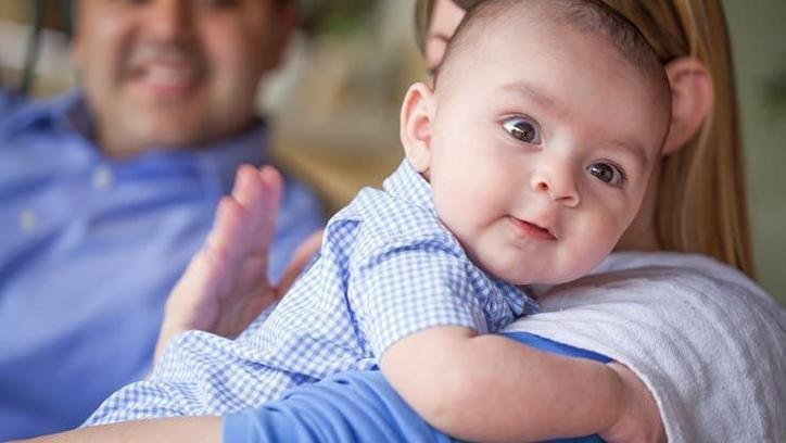 'Kucağa alıştırma' diyenler yanıldı! Kucakta uyuyan bebeklerin beyninde ne değişiyor?
