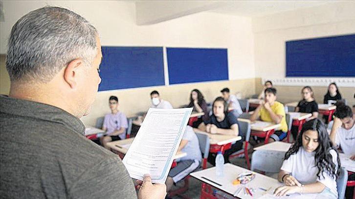 Dereyi geçerken at değiştirmeyin
