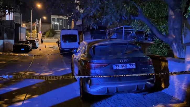 Ümraniye’de evinin önüne park edilen araçta kan izi gördü; polis harekete geçti