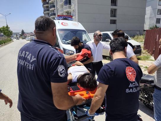 Ayağı motosikletin tekerine sıkışan kişi yaralandı