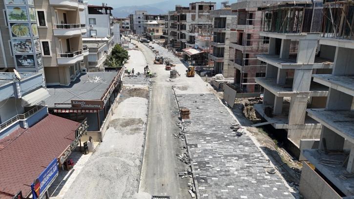 Arsuz’da kaldırım çalışması