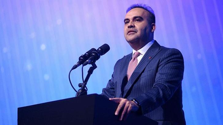 Bakan Kacır uluslararası bilim olimpiyatlarında madalya kazanan öğrencileri tebrik etti