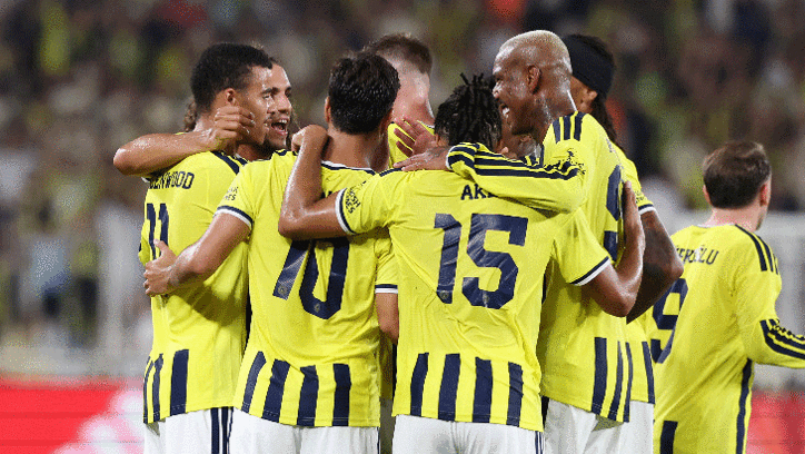 Fenerbahçe'de ayrılık rüzgarı! 3 isimle yollar ayrılıyor