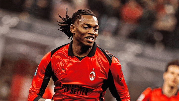 Galatasaray ve Fenerbahçe'nin gündeminde olan Rafael Leao'dan transfer paylaşımı