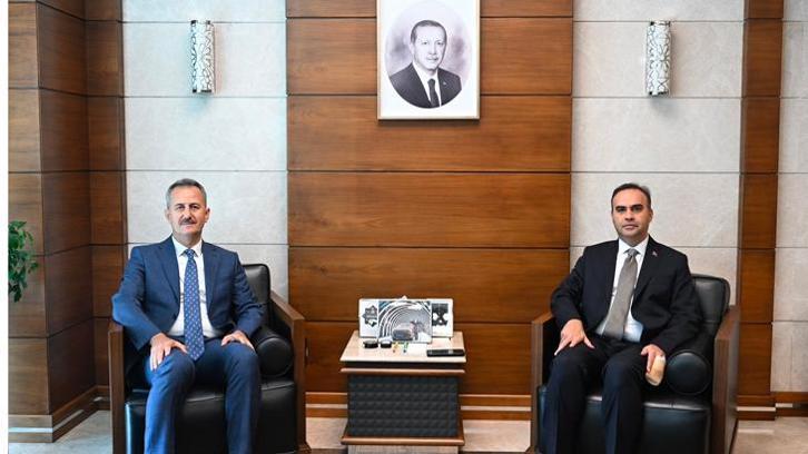 Bakan Kacır, Savunma Sanayii Başkanı Görgün'ü kabul etti