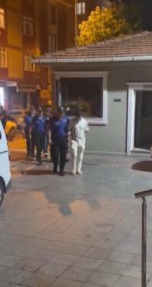 Bağcılar'da kaçak alkol operasyonunda 3 kişi gözaltına alındı
