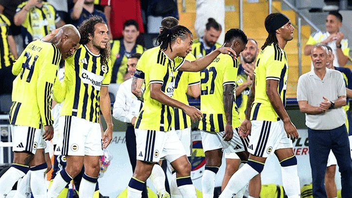 Fenerbahçe'nin kamp kadrosu belli! 11 isim listede yer almadı