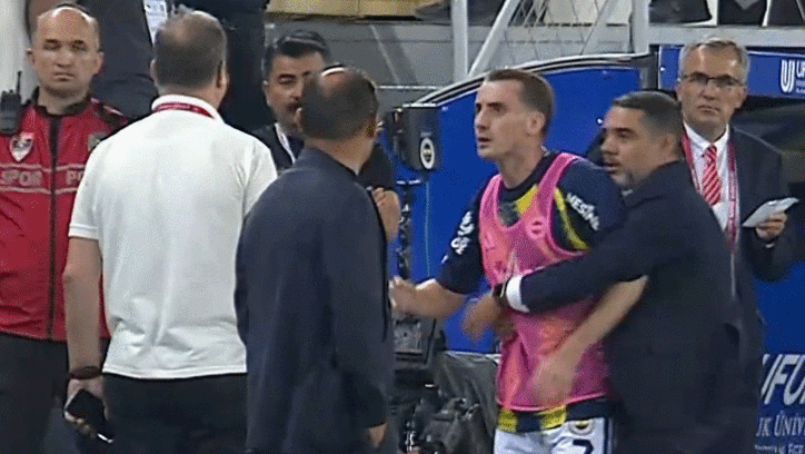 Fenerbahçe'de Kerem Aktürkoğlu çıldırdı! Zorlukla sakinleştirildi