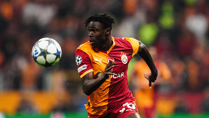 Galatasaray'da Singo geleceği için kararını verdi!