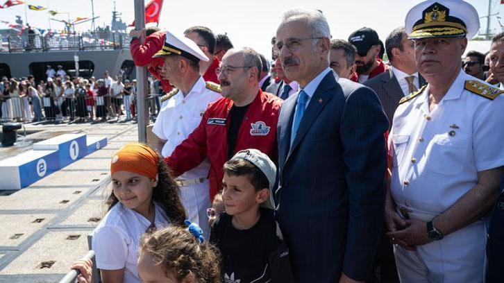 Bakan Uraoğlu, TEKNOFEST Mavi Vatan'ı ziyaret etti