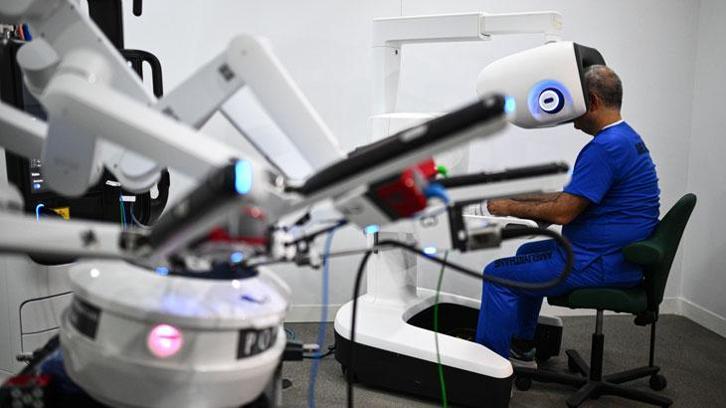 Türkiye, TCG Anadolu ile askeri gemide "robotik cerrahi" yapılabilen ilk ülke olmaya hazırlanıyor
