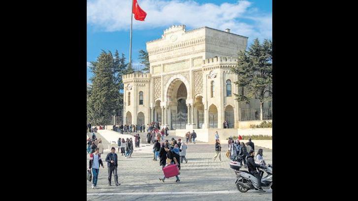 Üniversitelerde kayıt zamanı
