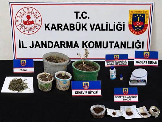 Karabük'te uyuşturucu operasyonlarında 2 zanlı yakalandı
