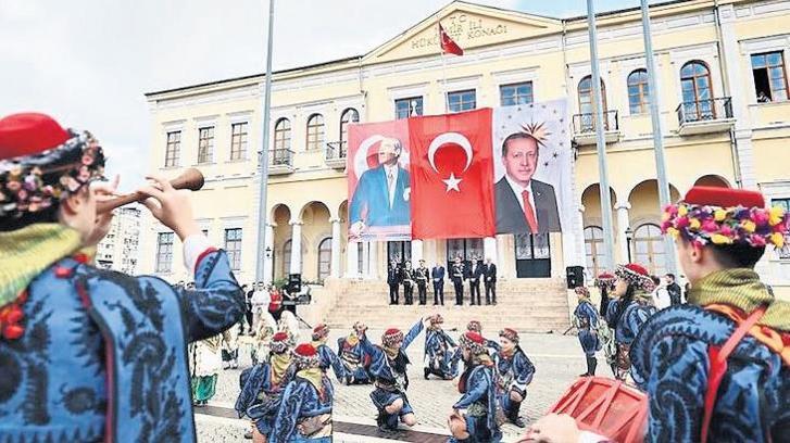 İzmir’de Cumhuriyet Bayramı coşkusu