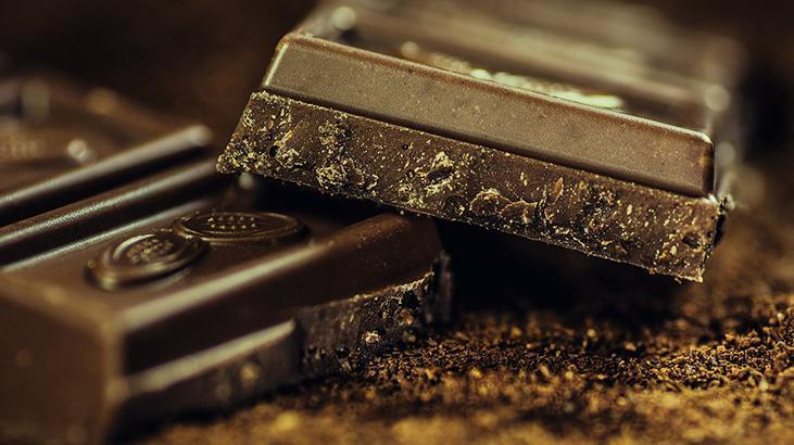 Rüyada Çikolata Yemek Ne Demek? Rüyada Beyaz, Fındıklı, Fıstıklı Çikolatalar Yediğini Görmek Ne Anlama Gelir?