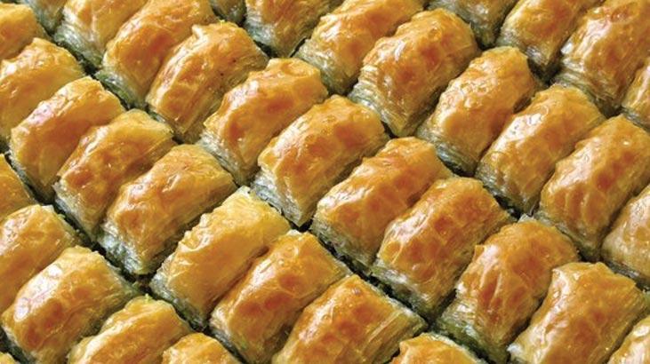 Rüyada Baklava Yemek Ne Demek? Rüyada Misafirlikte Fıstıklı, Cevizli Baklava Yenmesi Ne Anlama Gelir?