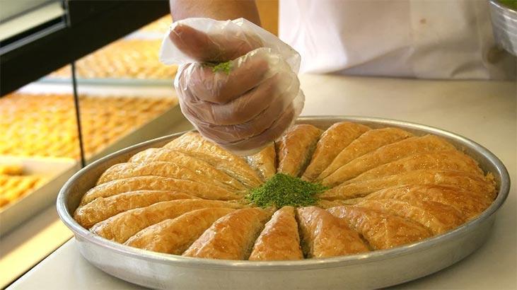 Rüyada Baklava Görmek Ne Demek? Baklava Almak, Yapmak Ne Anlama Gelir?