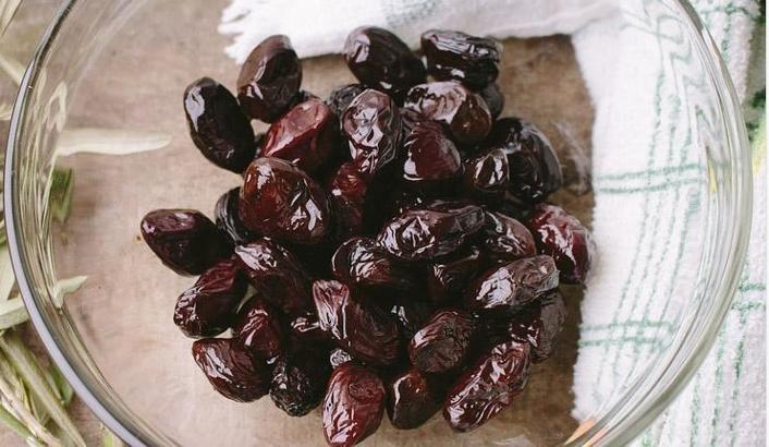 Rüyada Siyah Zeytin Görmek Nedir? Kara Zeytin Toplamak, Yemek Ne Demek?