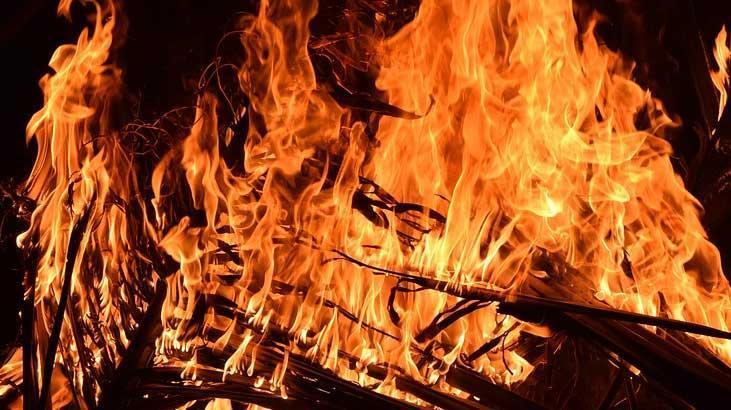 Rüyada Yangın Söndürmek Nedir? Hortumla Yanan Ateşi Söndürdüğünü Görmek
