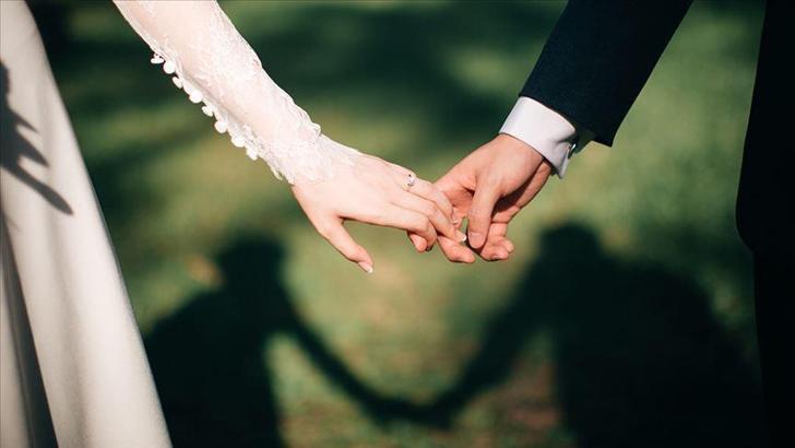 Rüyada Birinin Evlendiğini Görmek Nedir? Tanıdık Birinin Evlenmesi Ne