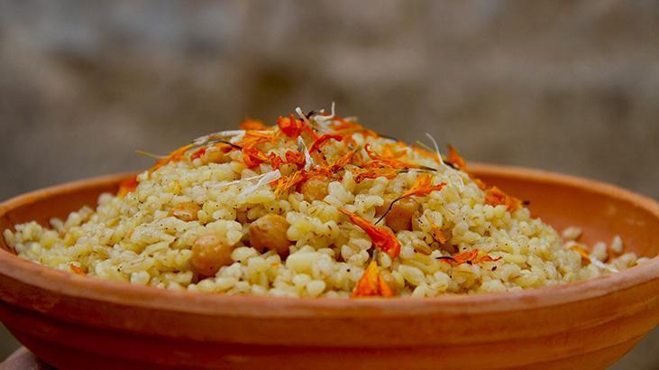 Rüyada Bulgur Pilavı Görmek Nedir? Bulgur Pilavı Pişirip İkram Ettiğini Görmek