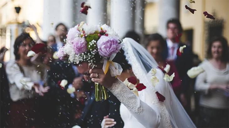 Rüyada Düğün Evi Görmek Nedir? Büyük Ve Kalabalık Düğün Evinde Olduğunu Görmek