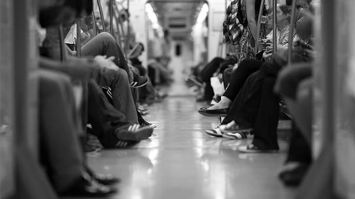 Rüyada Metro Görmek Ne Demek? Kalabalık Bir Metronun Geçtiğini Görmek
