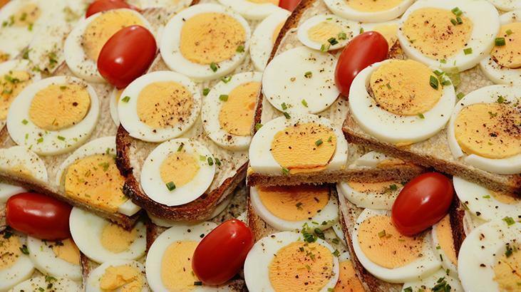 Rüyada Çift Sarılı Yumurta Görmek Ne Demek? Büyük Sarılı Yumurta Görmek