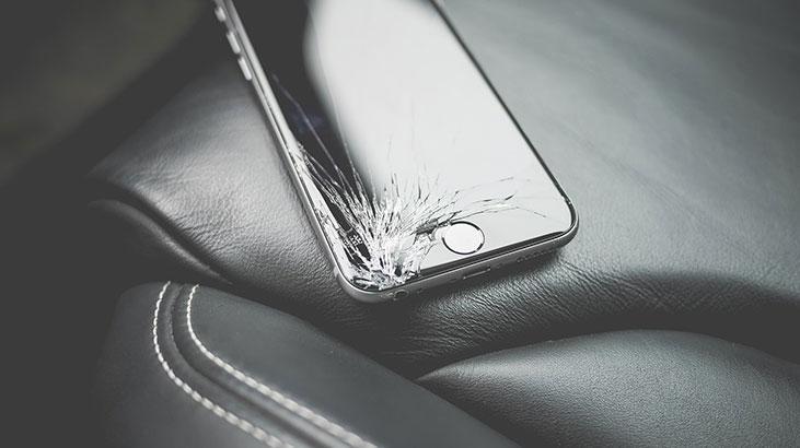 Rüyada Telefon Camı Kırılması Ne Demek? Telefon Ekranının Kırıldığını Görmek