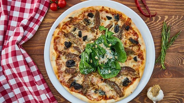 Rüyada Pizza Yemek Ne Demek? Peynirli, Sucuklu Ve Kaşarlı Pizza Yemek