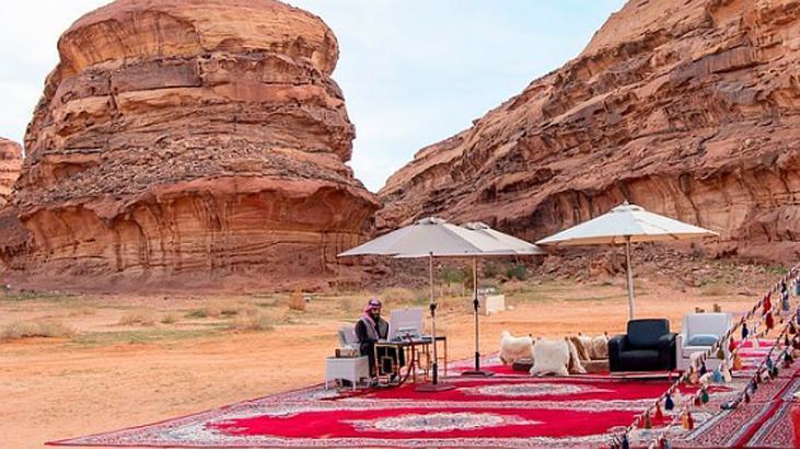 Selman, Dünya Ekonomik Forumu'na çölden katıldı