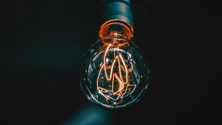 Rüyada Elektrik Çarpması Ne Demek? Prizden Eline Elektrik Çarptığını Görmek Nedir?
