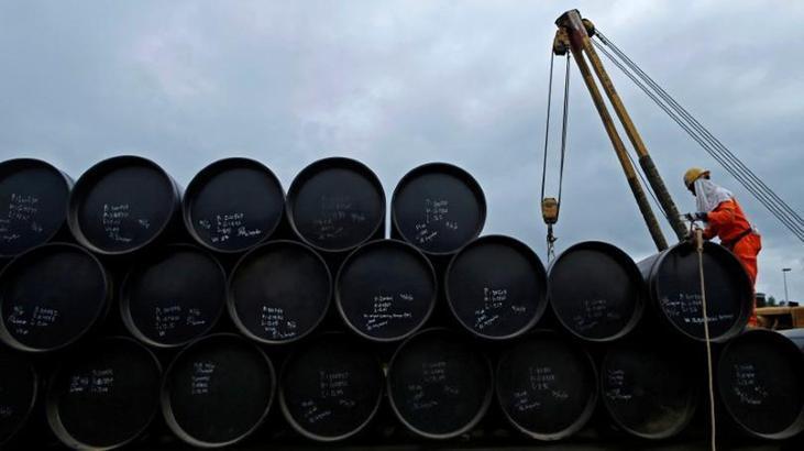 Petrol fiyatlarında tahminler tartışılıyor