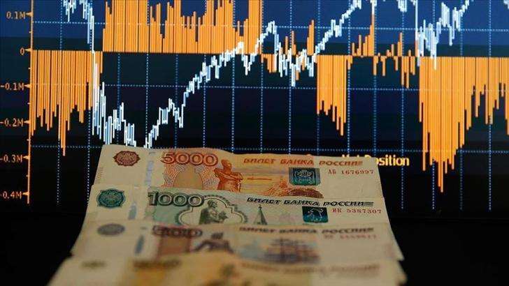 Rus ekonomisi krizi hafif atlattı