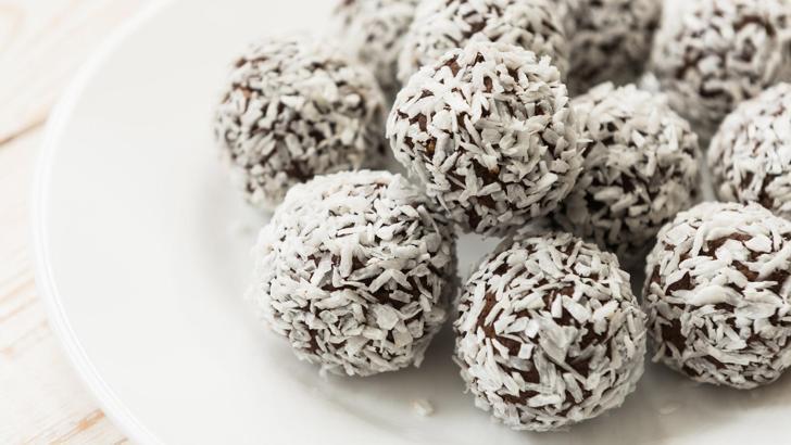 Tuzlu karamel tadında Hindistan cevizi topları