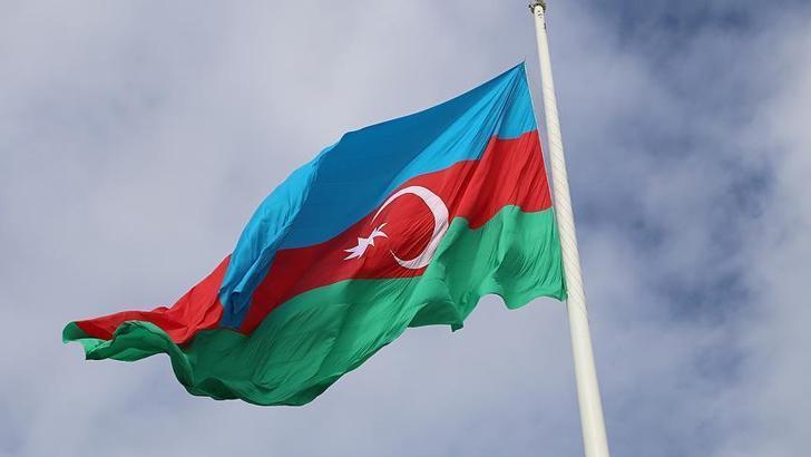 Azerbaycan faize dokunmadı