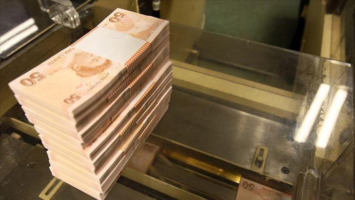 Hazine 7,9 milyar lira borçlandı