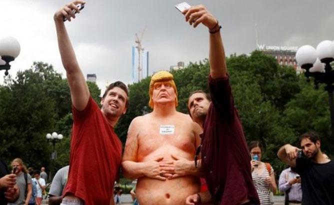 Trump'ın çıplak heykelleri ABD'nin dört bir yanında