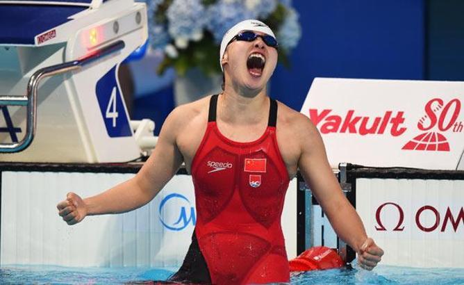 Olimpiyat yüzücüsü yüzme esnasında regl olunca