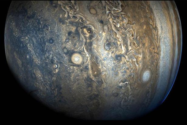 NASA Jüpiter'in yeni fotoğraflarını yayınladı